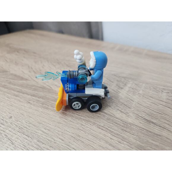 LEGO Creator Set 3 in 1 Firetruck 6911 Race Car 6910 Vehicles Marvel 76063 - Picture 5 of 9